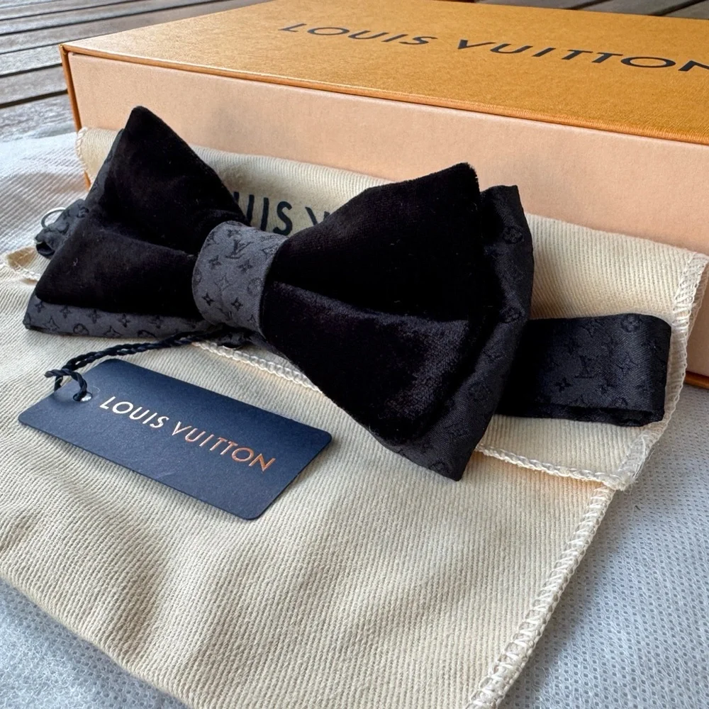 🔥LV VELVET 26’🔥💯🆕 RARE LOUIS VUITTON MONOGRAM BLACK TIE BOW TIE STUNNING - Picture 2 of 16